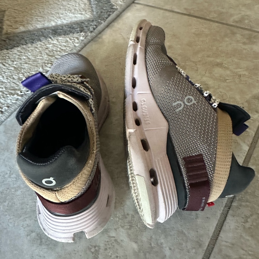 On cloud Running Gray and Purple Athletic Shoes with Breathable Mesh